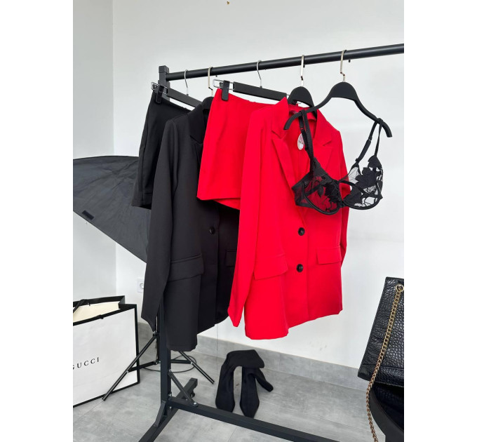 Women's classic 2-piece suit in the style of "Old Money" Luxurious