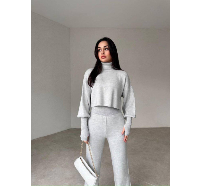 Women's two-piece suit for every day, cropped sweater and flared pants