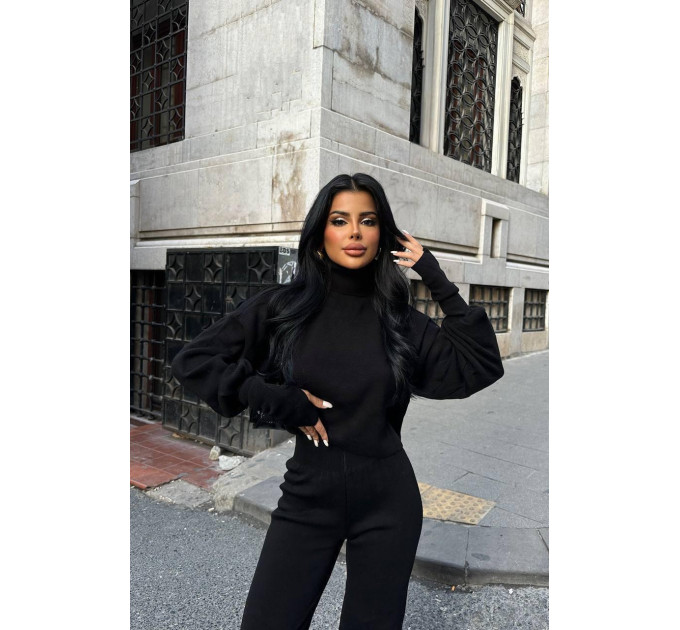 Women's two-piece suit for every day, cropped sweater and flared pants