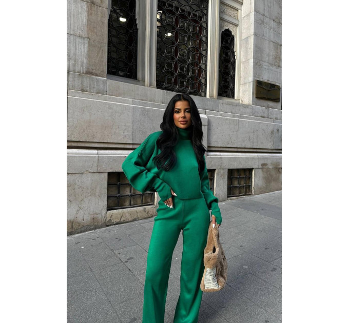 Women's two-piece suit for every day, cropped sweater and flared pants