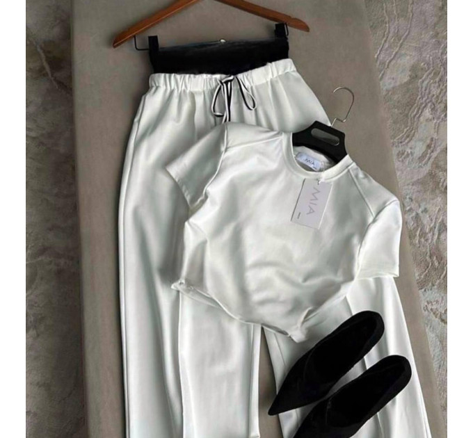 Spring women's two-piece suit made of knitwear
