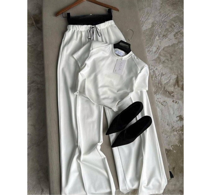 Spring women's two-piece suit made of knitwear