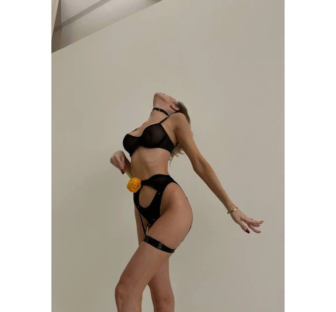 Неймовірно ніжний комплект жіночої білизни