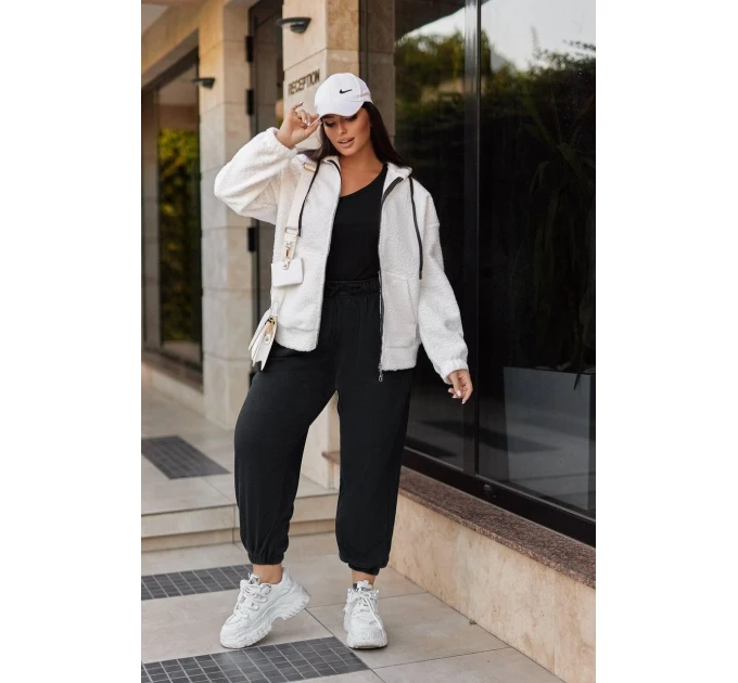Stylish and modern bomber jacket (available in large sizes) that will be the perfect addition to your basic fall wardrobe
