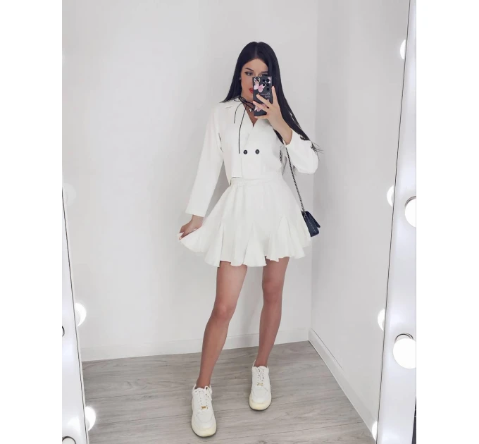 Unrealistically stylish trendy women's business suit two-piece jacket + skirt-shorts (various colors)