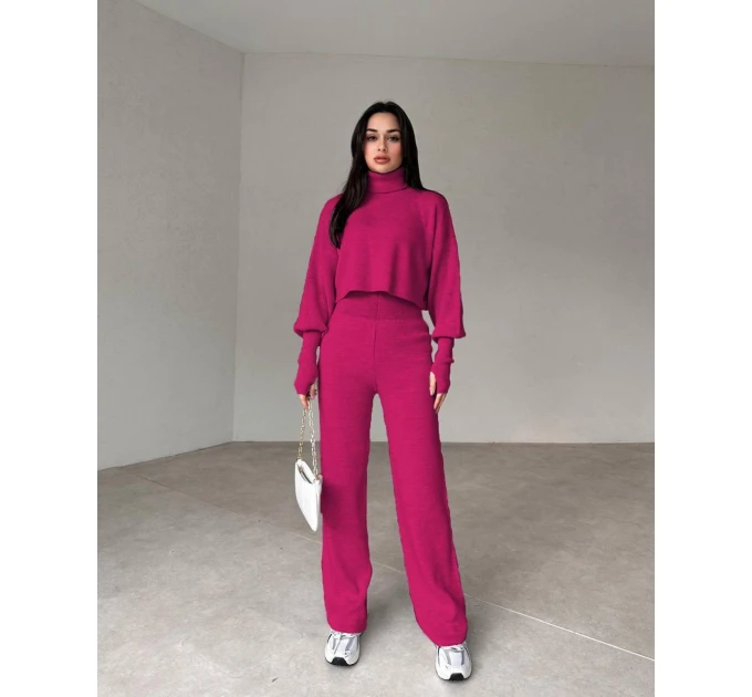 Женский костюм двойка на каждый день укороченный свитер и клешеные штанишки