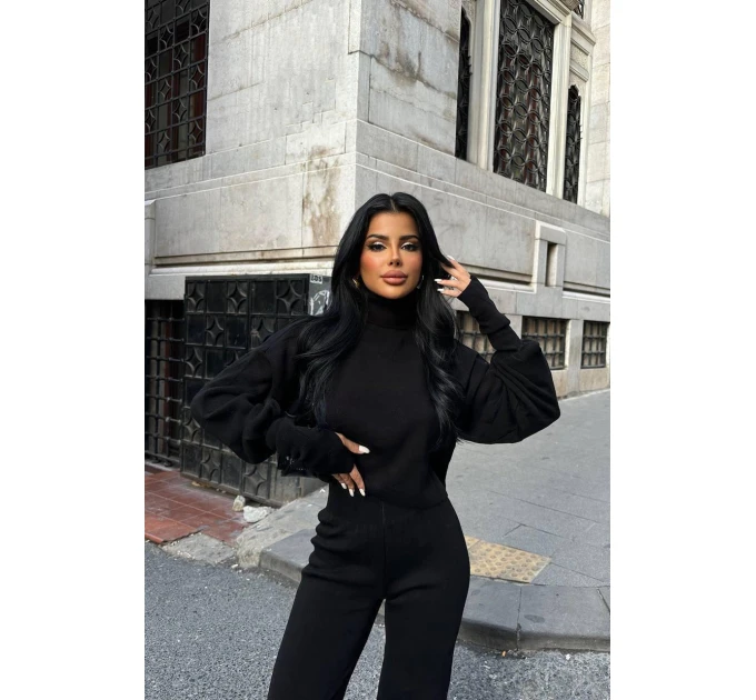 Женский костюм двойка на каждый день укороченный свитер и клешеные штанишки