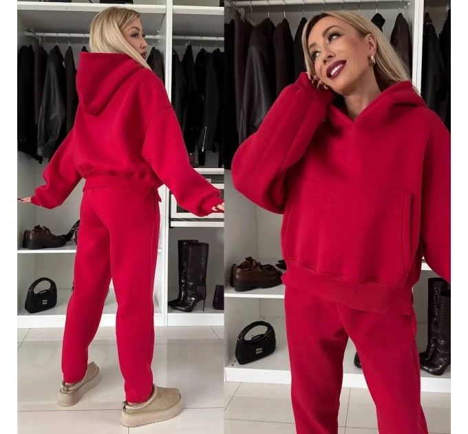 Warm and comfortable women's tracksuit with fleece and various colors