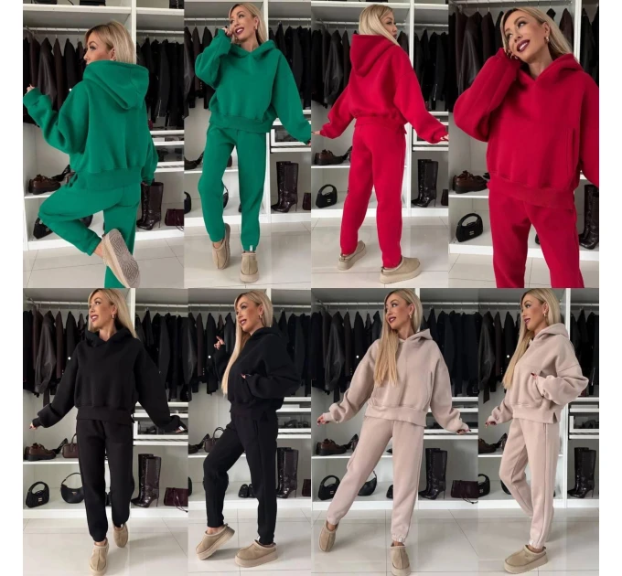 Warm and comfortable women's tracksuit with fleece and various colors