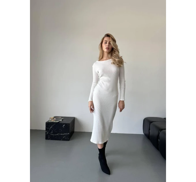 Women's dress with ties on the back in different colors