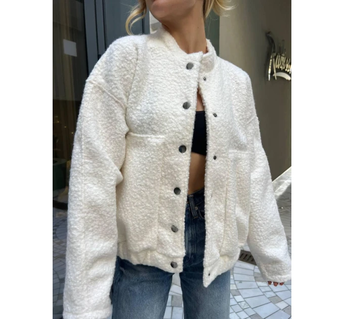 An incredibly cool women's bomber jacket made of trendy soft fabric in basic autumn colors!