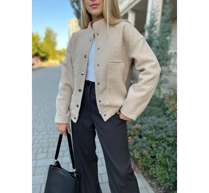 An incredibly cool women's bomber jacket made of trendy soft fabric in basic autumn colors!