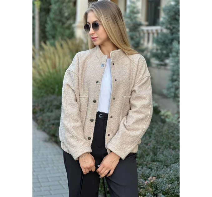 An incredibly cool women's bomber jacket made of trendy soft fabric in basic autumn colors!