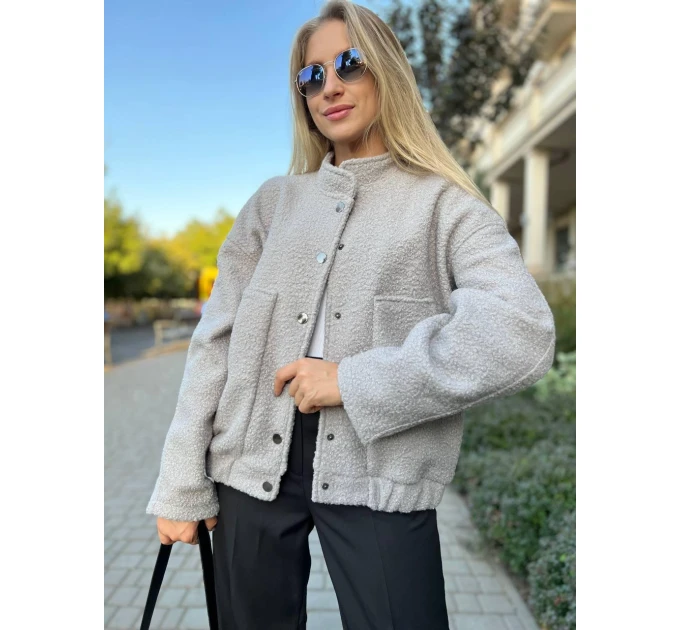 An incredibly cool women's bomber jacket made of trendy soft fabric in basic autumn colors!